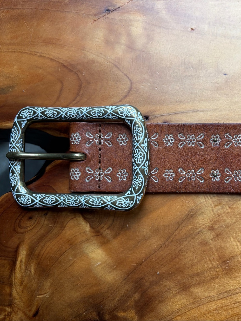Women's Brown Floral Engraved Belt with Decorative Silver Buckle - Picture 5 of 10